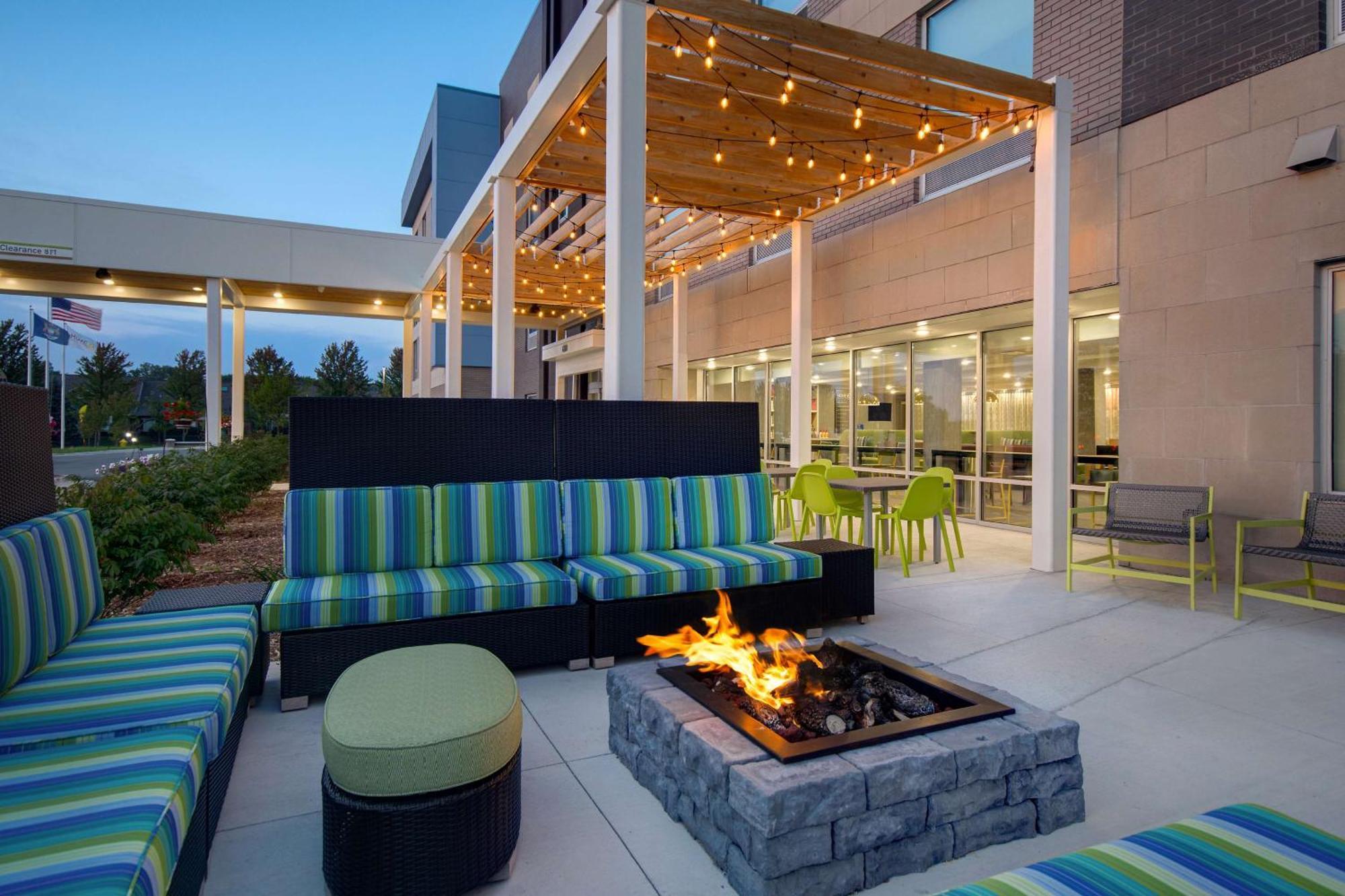 Home2 Suites By Hilton Grand Rapids Airport Kentwood Exterior foto